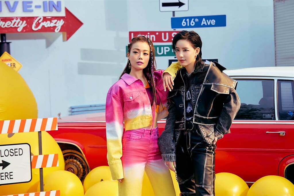 容祖兒和李斯丹妮合作推出新歌〈So Fresh〉。（英皇娛樂提供）