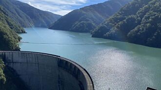 德基水庫蓄水未達9成即恢復放水發電 民眾質疑「浪費水」