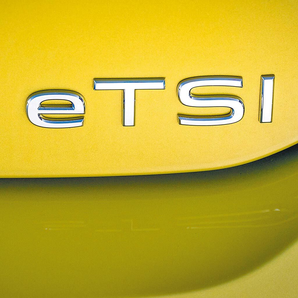 車尾門貼有有專屬「eTSI」銘牌。（台灣福斯提供）