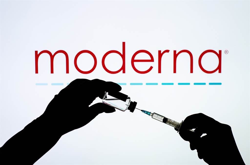陳時中今證實，已向食藥署申請，12到17歲青少年接種莫德納疫苗。（圖／Shutterstock）