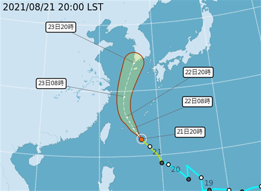 奧麥斯未來將持續向北北西方向前進，通過琉球西方海面後將轉往日韓一帶移動，直接影響台灣的機率低。（氣象局提供）