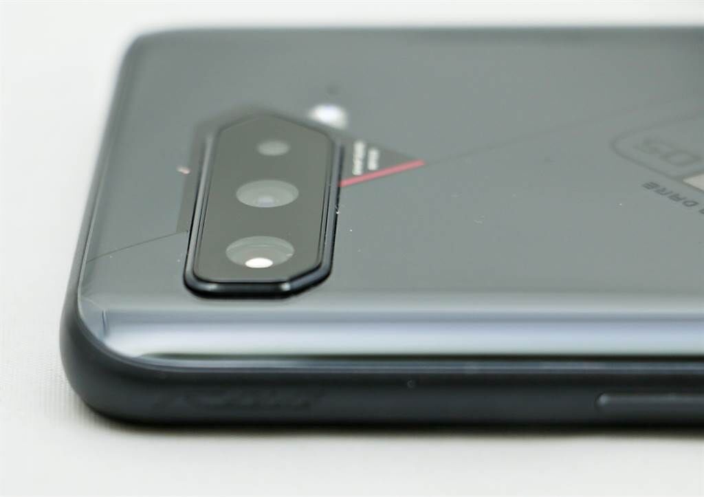 ROG Phone 5s Pro主相機。（黃慧雯攝）
