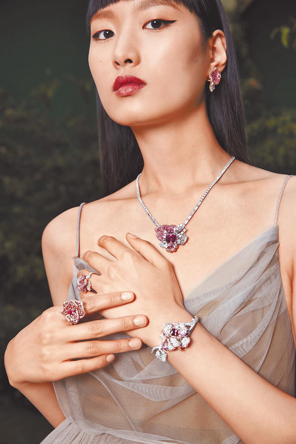 DIOR ROSE珠寶登台，靈感源自Christian Dior先生摯愛並親自栽種的玫瑰花園。（DIOR提供）