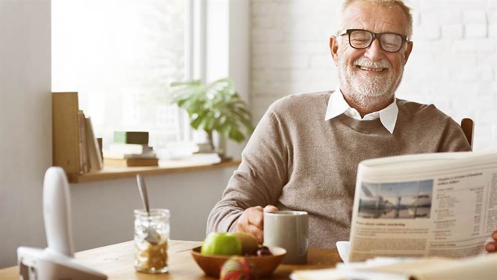 最幸福高齡理想國是它！ 靠一件事提升老人福祉。(示意圖/Shutterstock)