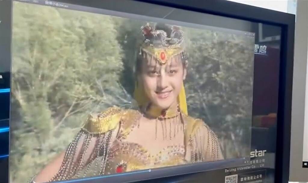 迪麗熱巴2002年還在新疆歌舞團時期，熱舞的影片被網友挖出，仙女顏值再度震撼眾人。(圖/ 摘自微博)