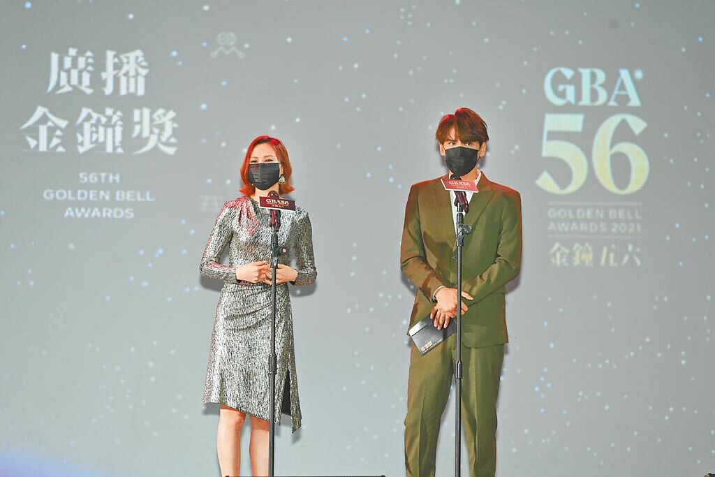 陳零九（右）、林凡昨出席「第56屆廣播金鐘獎」記者會宣布入圍名單。（三立提供）