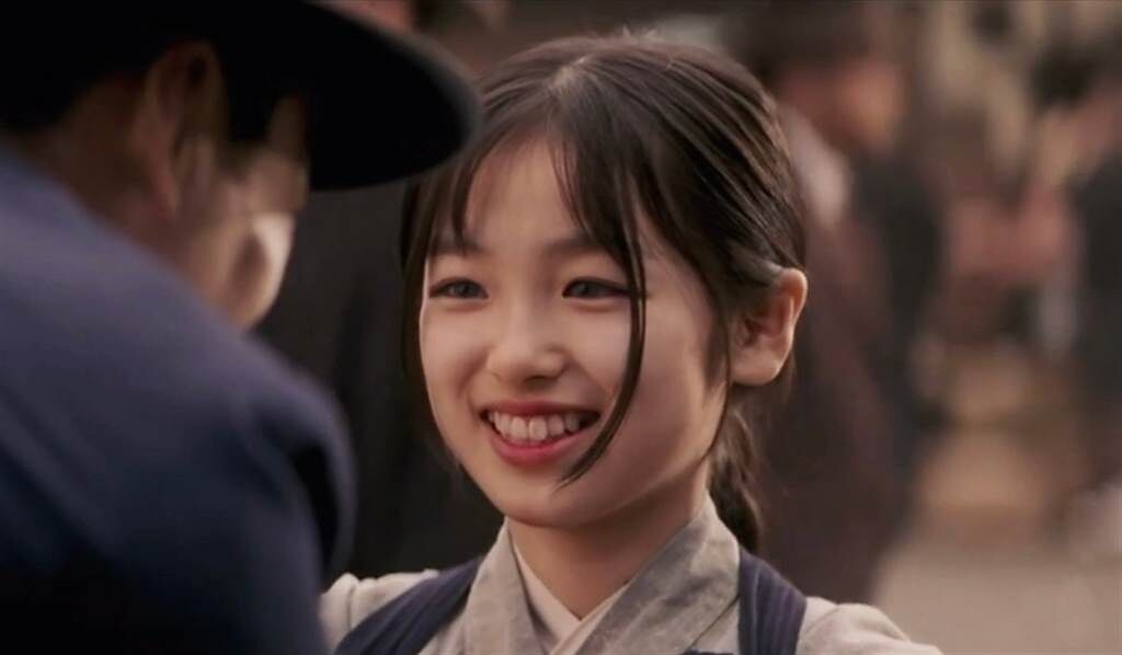 大後壽壽花在電影《藝伎回憶錄》裡飾演女主角章子怡小時候。(圖/ 摘自IG)