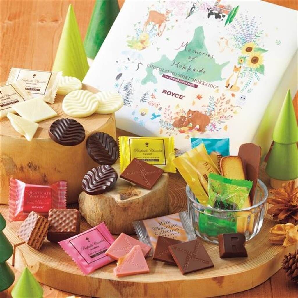 city’super獨家引進ROYCE’「北海道回憶 巧克力四季」，有10種口味共40枚巧克力及甜點，超過13都是全新隱藏版甜點，1280元。（city’super提供）
