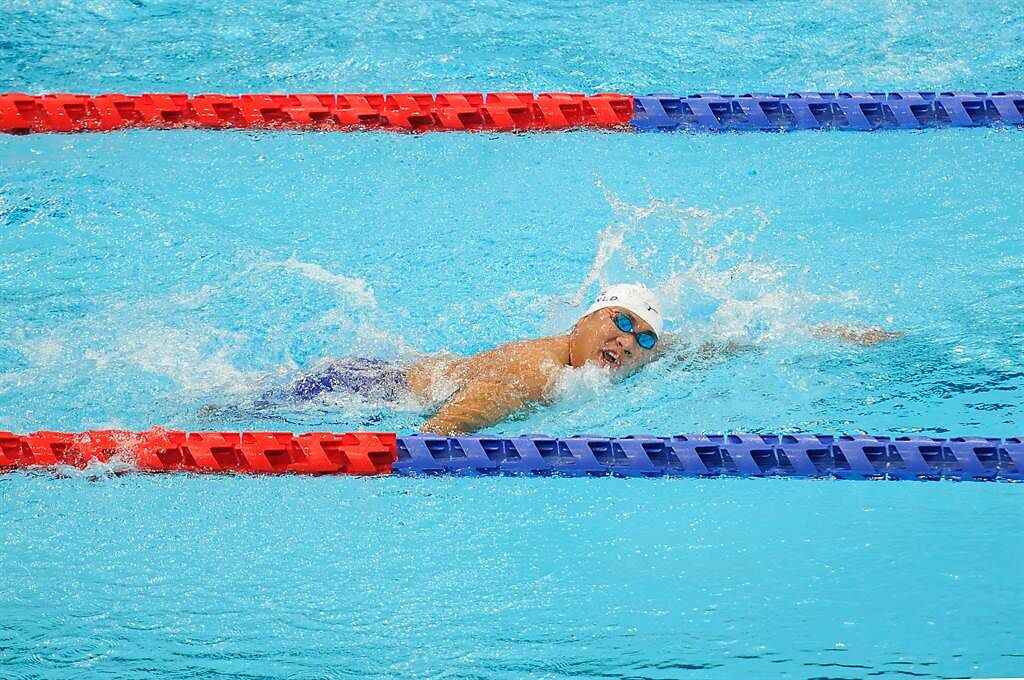 東京帕運選手陳亮達奮「泳」前進。(體育署提供)