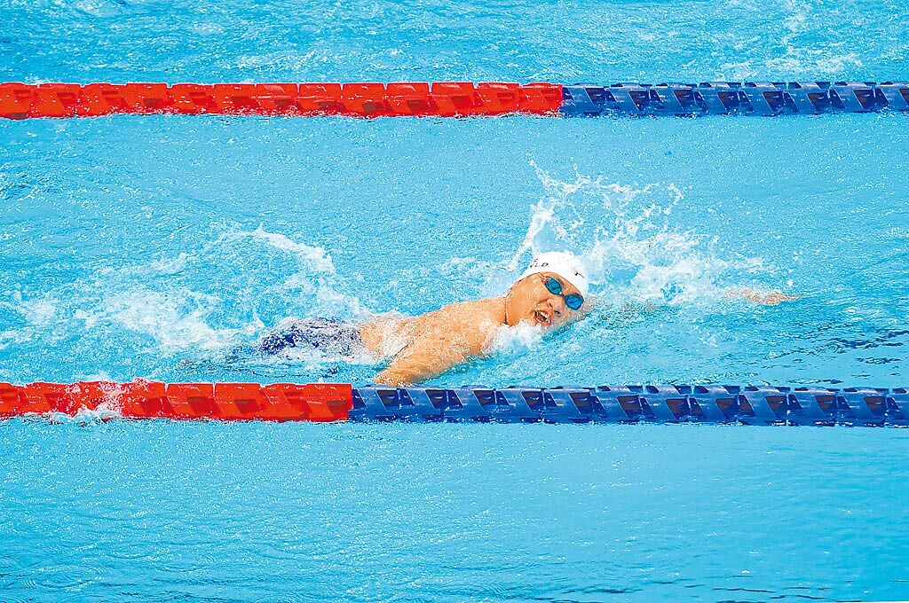 陳亮達在東京帕運游泳男子S7級400公尺決賽，個人成績比預賽快超過5秒。（體育署提供）