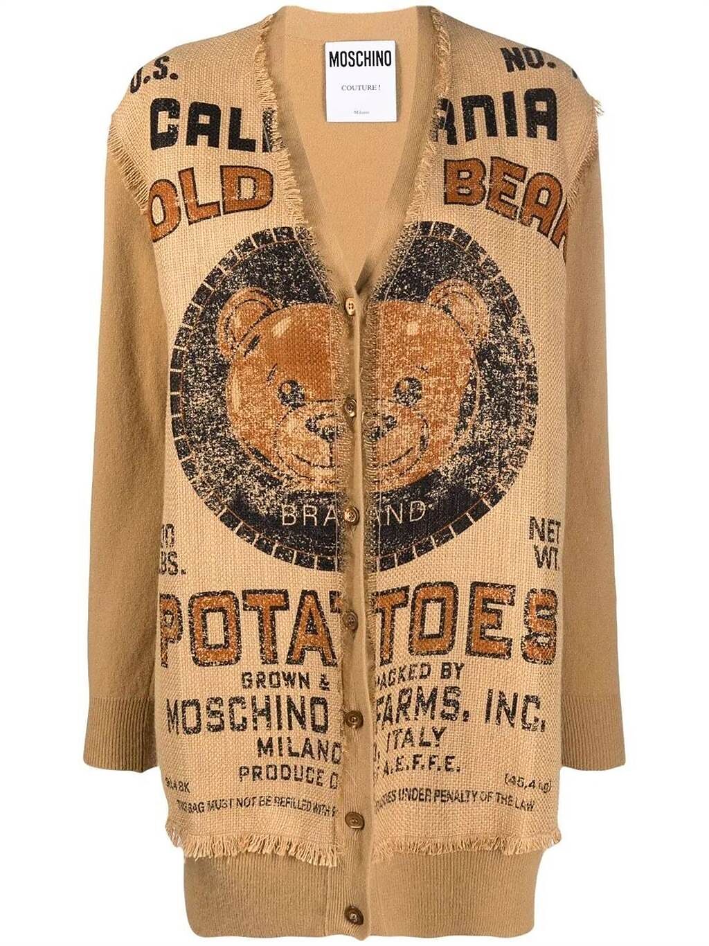 ：Moschino 鄉間風長版針織外套，6萬1300元。（Moschino提供）
