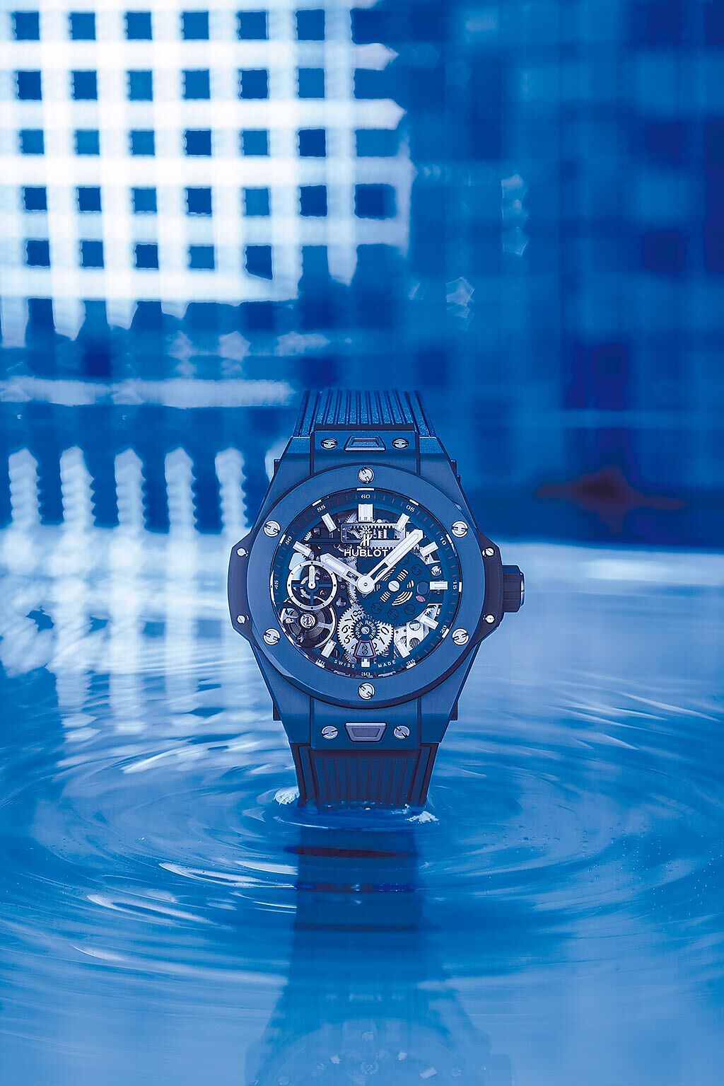 宇舶表Big Bang Meca 10藍陶瓷腕表68萬4000元。（HUBLOT提供）