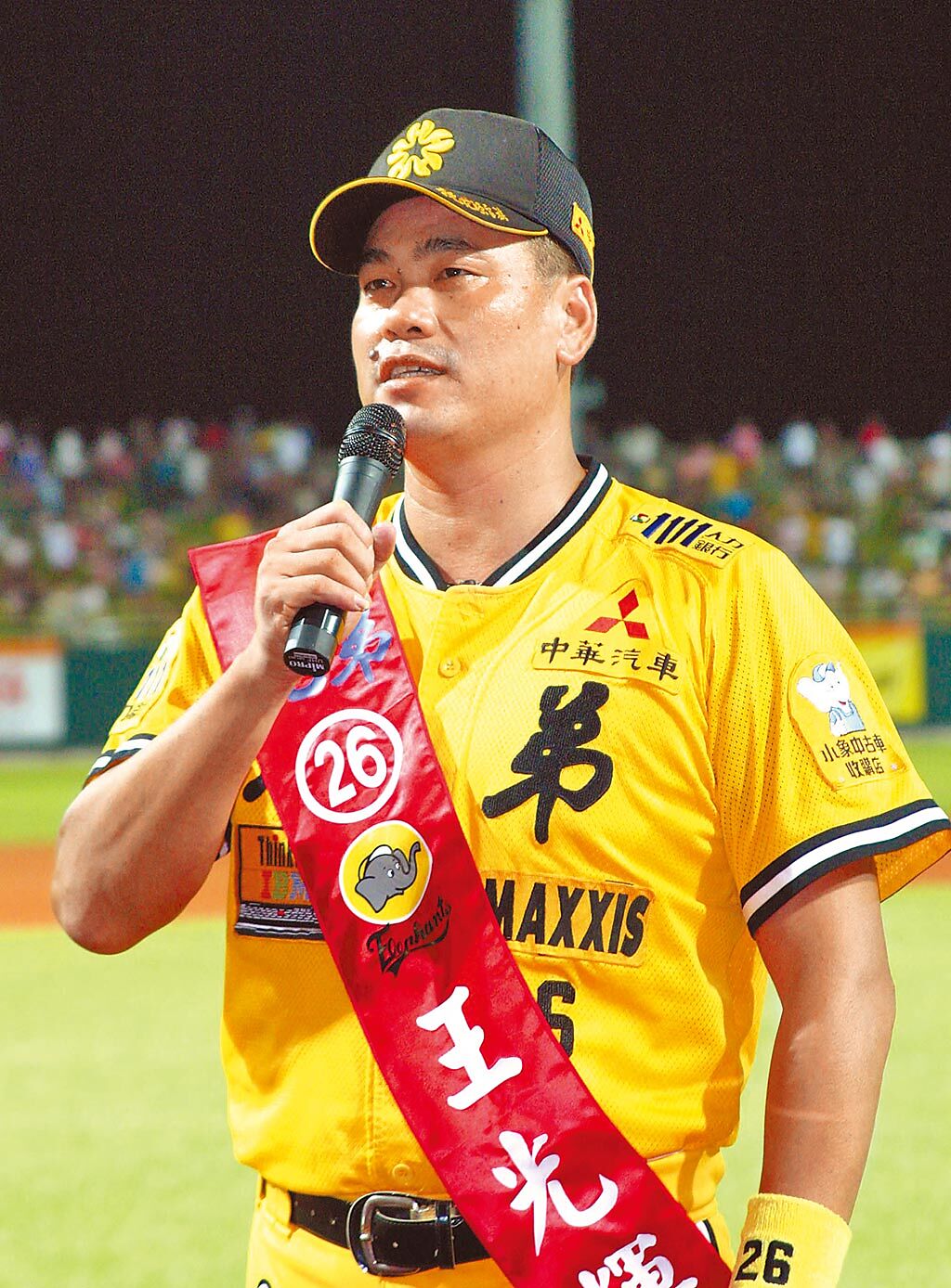 王光輝在2004年花蓮退役賽致詞的身影。（本報資料照片／簡東源攝）