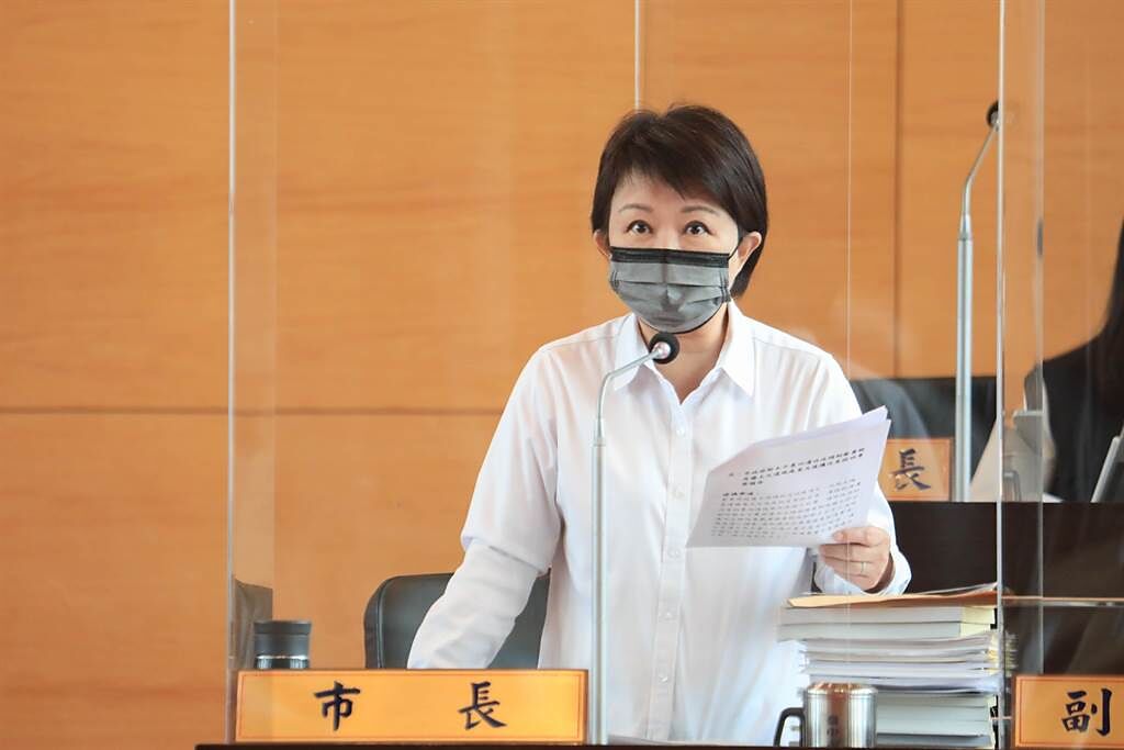 市長盧秀燕表示，數位學生證這張卡可以再擴充，只是教育局慎重用試辦方式。（陳世宗攝）