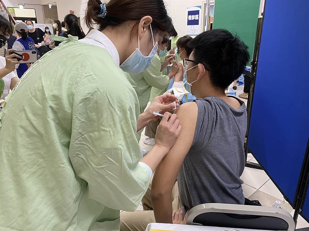台中市新冠疫苗接種人數已逾125萬人次。（馮惠宜攝）