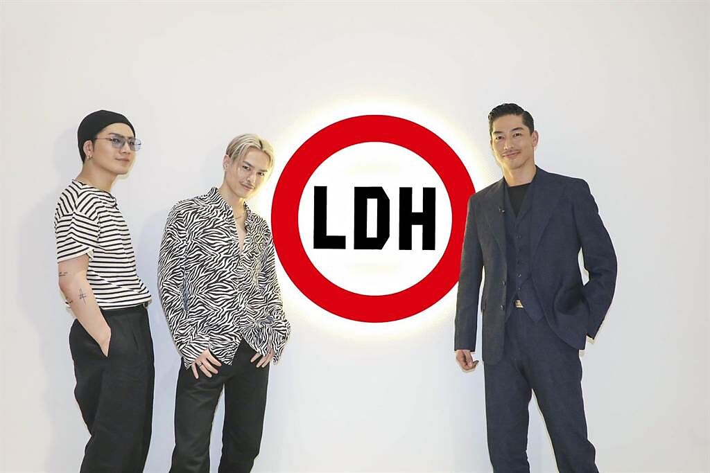 登坂廣臣（左起）、今市隆二和AKIRA接受台灣媒體視訊訪問。（LDH、MOMOTV 提供）