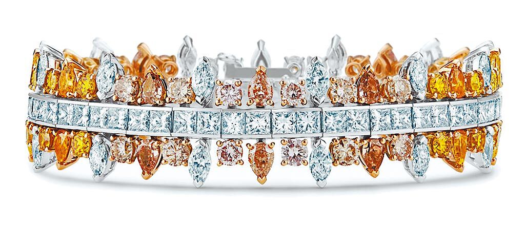 De Beers Reflections of Nature高級珠寶Motlatse Marvel鑽石手環，各色彩鑽以不同方式切割，1130萬元。（De Beers提供）