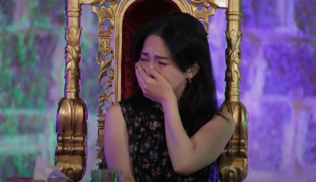 珉娥在節目上失控痛哭。(圖/翻攝自韓網)