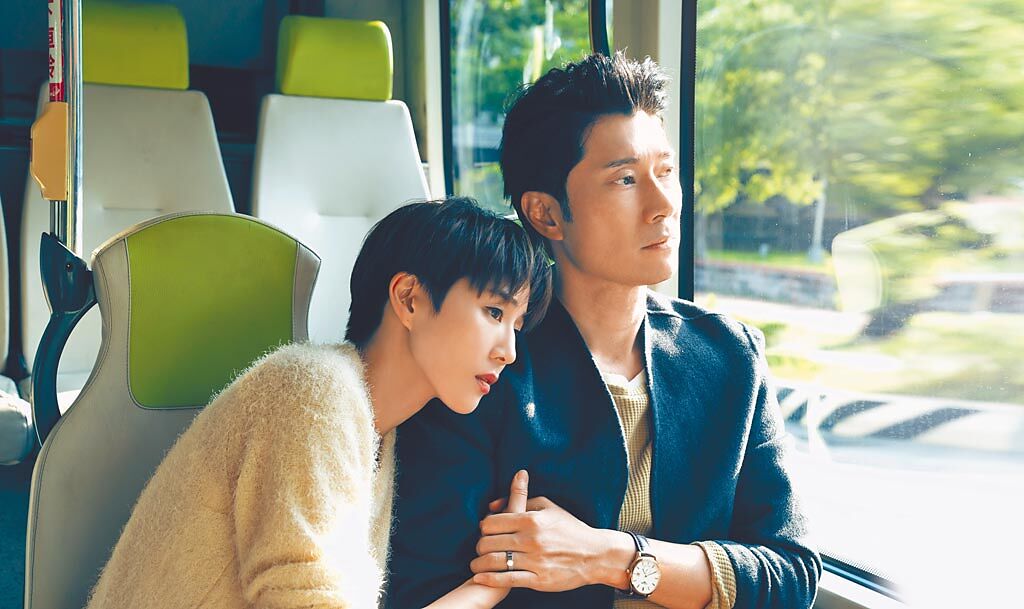 張鈞甯（左）和陳恩峰劇中的婚姻關係受考驗。（HBO Asia提供）