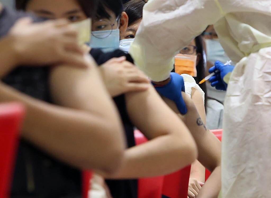 中央疫情流行指揮中心11日宣布第9輪疫苗，BNT疫苗開打。（資料照，趙雙傑攝）