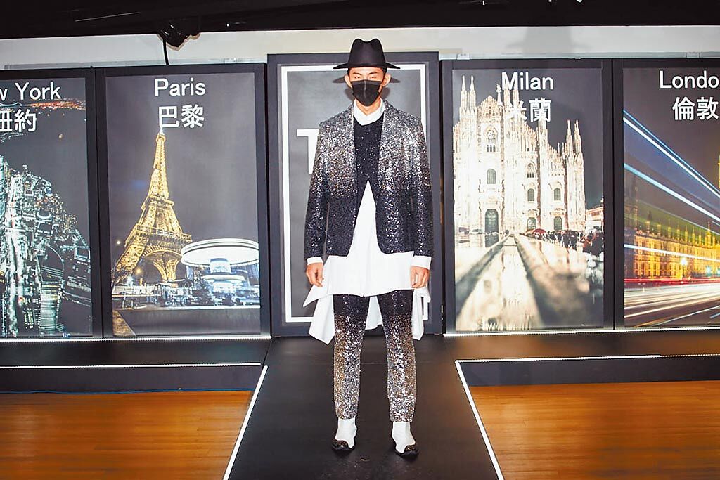 Bob Jian簡國彥於T FASHION時尚基地品牌聯合展演，展示其作品。（T FASHION提供）