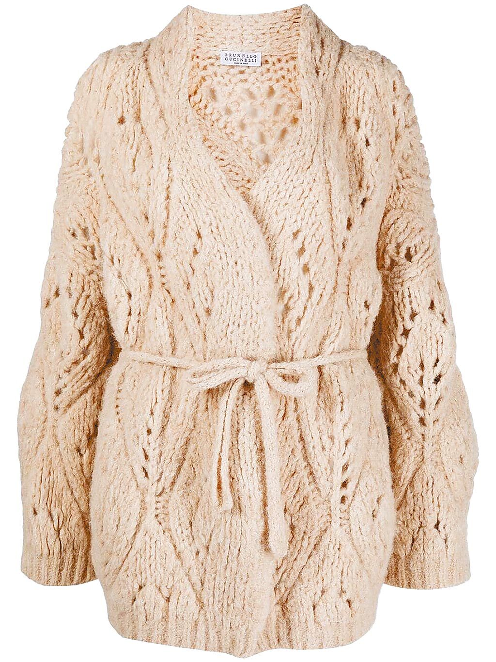 蔡健雅熱愛鉤織外套，這件被她列為一定要打包的品牌單品之一。Brunello Cucinelli白色鉤織外套7萬4500元。（藍鐘提供）