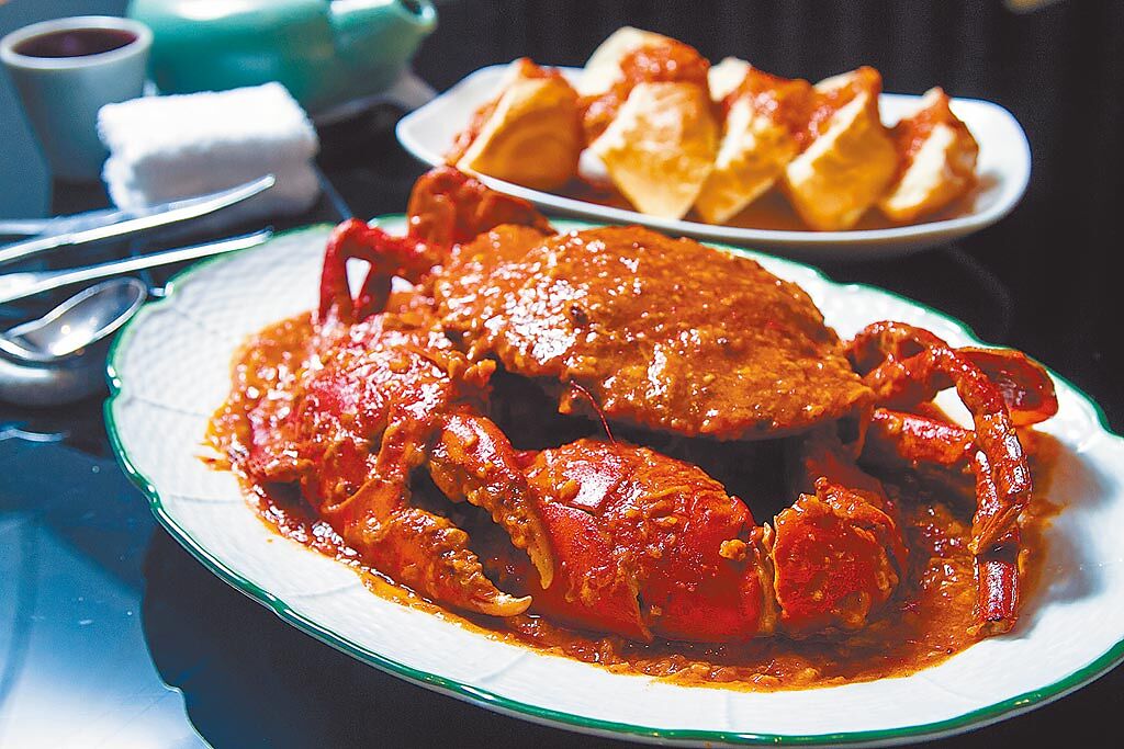 台北君悅酒店漂亮廣式海鮮餐廳的「辣螃蟹」是老饕必點的招牌料理。（台北君悅酒店提供）