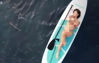 龜山島牛奶海羞見裸女玩SUP 身分曝光竟是知名藝人