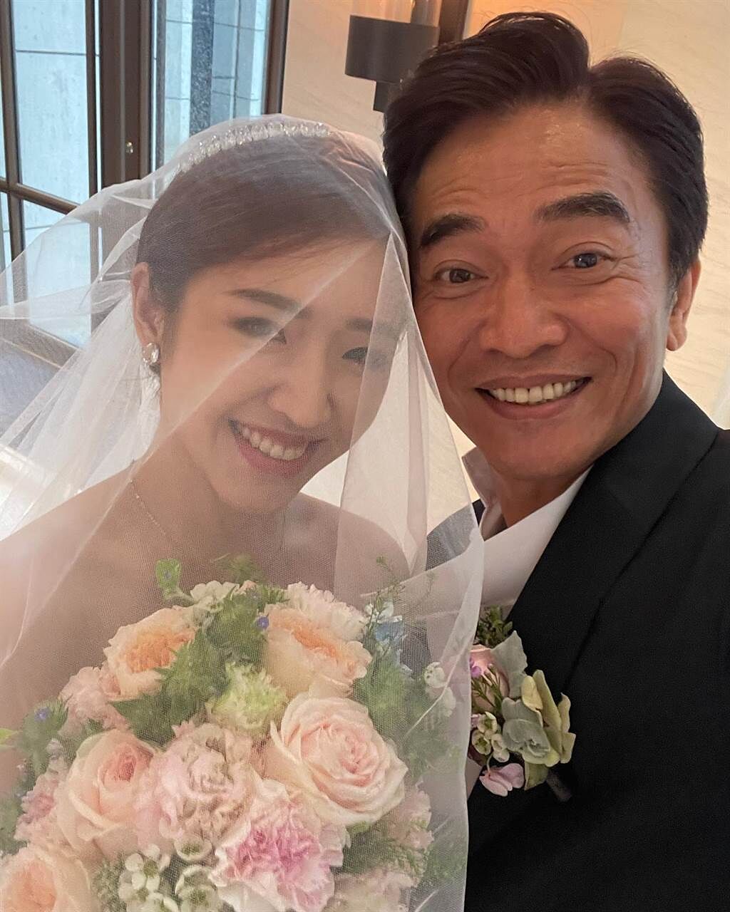 吳宗憲二女兒Vivian今年九月結婚，難得露出正臉。（圖／FB@吳宗憲）