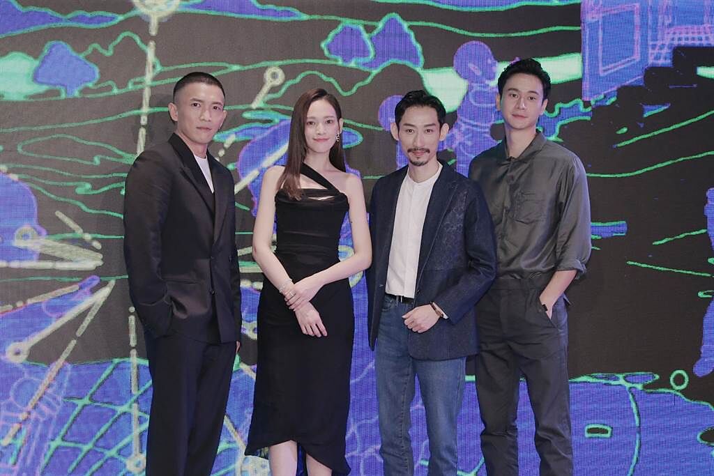 黃尚禾(左起)、姚以緹、陳竹昇、劉冠廷今出席高雄電影節原創VR發表記者會。（羅永銘攝）