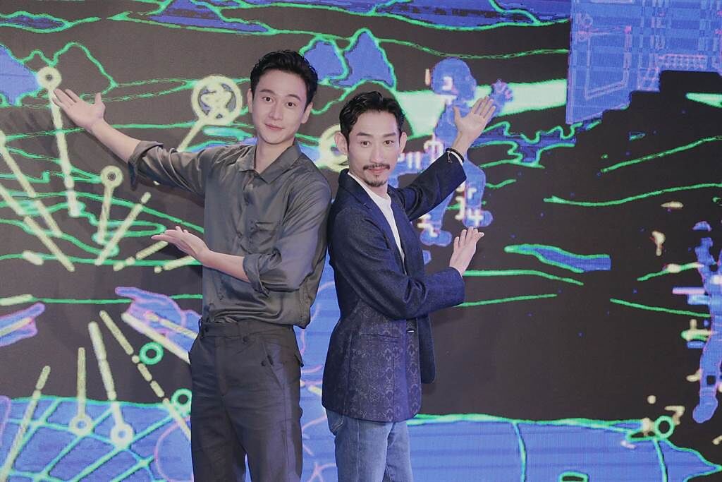 陳竹昇（右）、劉冠廷今出席高雄電影節原創VR發表記者會。（羅永銘攝）