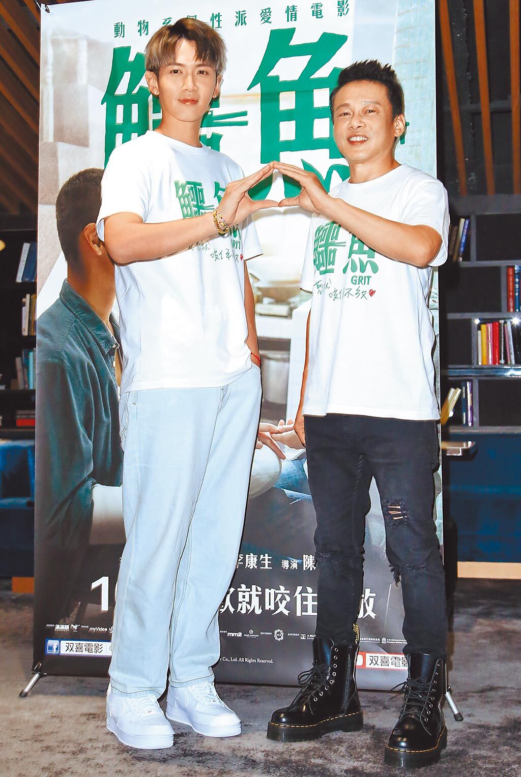 李康生（右）和柯震東首度合作，兩人暢談拍攝花絮。（陳俊吉攝）