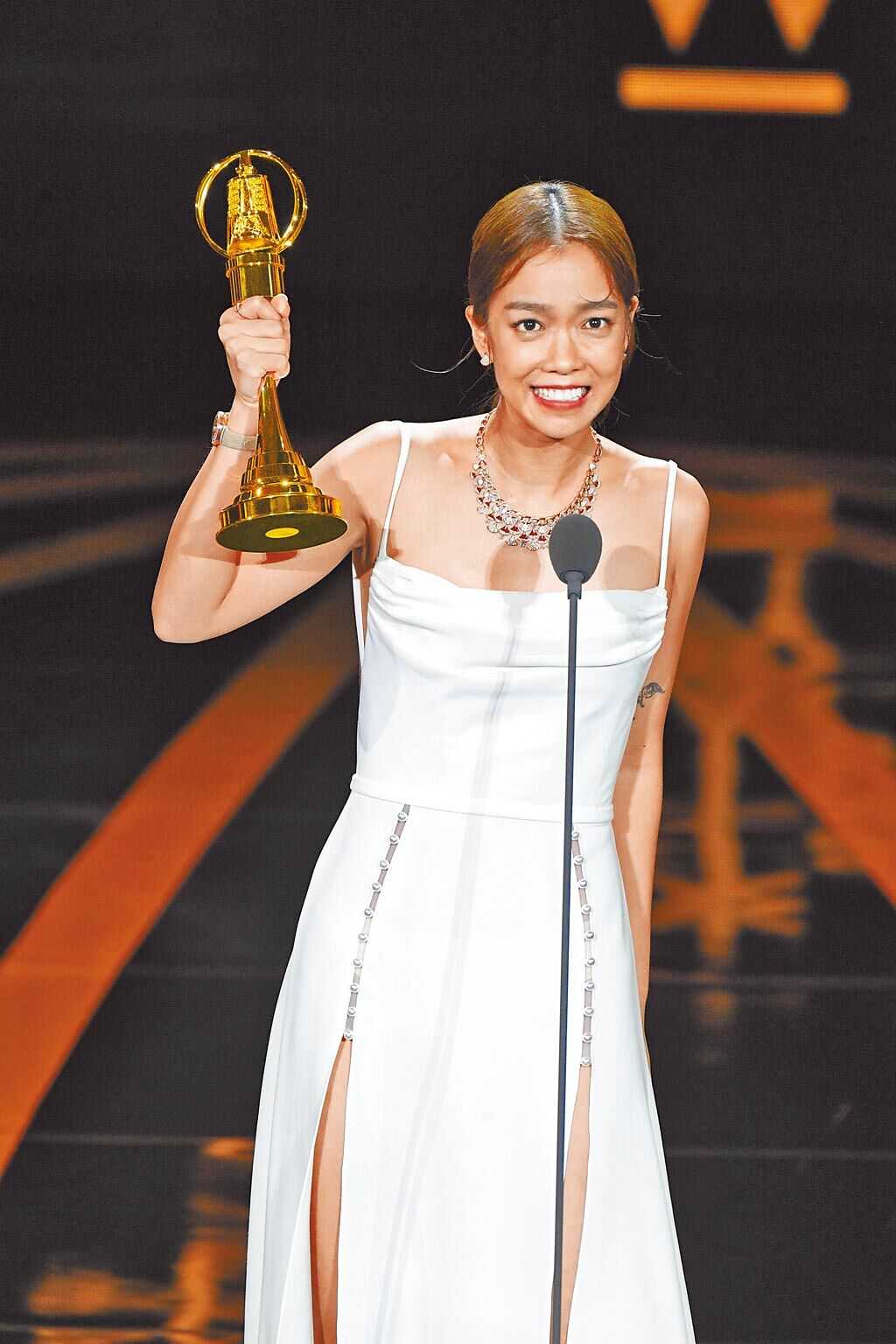 女星大霈（李霈瑜）時隔2年，昨晚以《原來是匠紫》抱走第2座生活風格節目主持人獎。（三立提供）