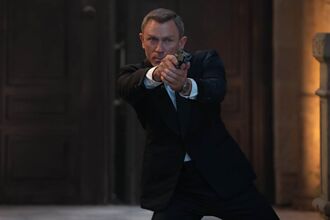 《007生死交戰》全球首週末賣破33億 全台開片票房4250萬奪冠