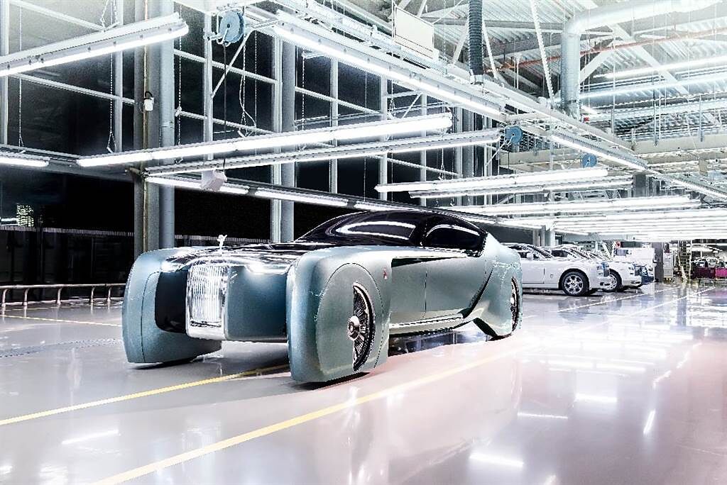 勞斯萊斯2016年又進一步推出代表品牌未來幾十年發展願景的純電動無人駕駛Level-5車型103EX。（Rolls-Royce Motor Cars Taipei & Taichung提供）