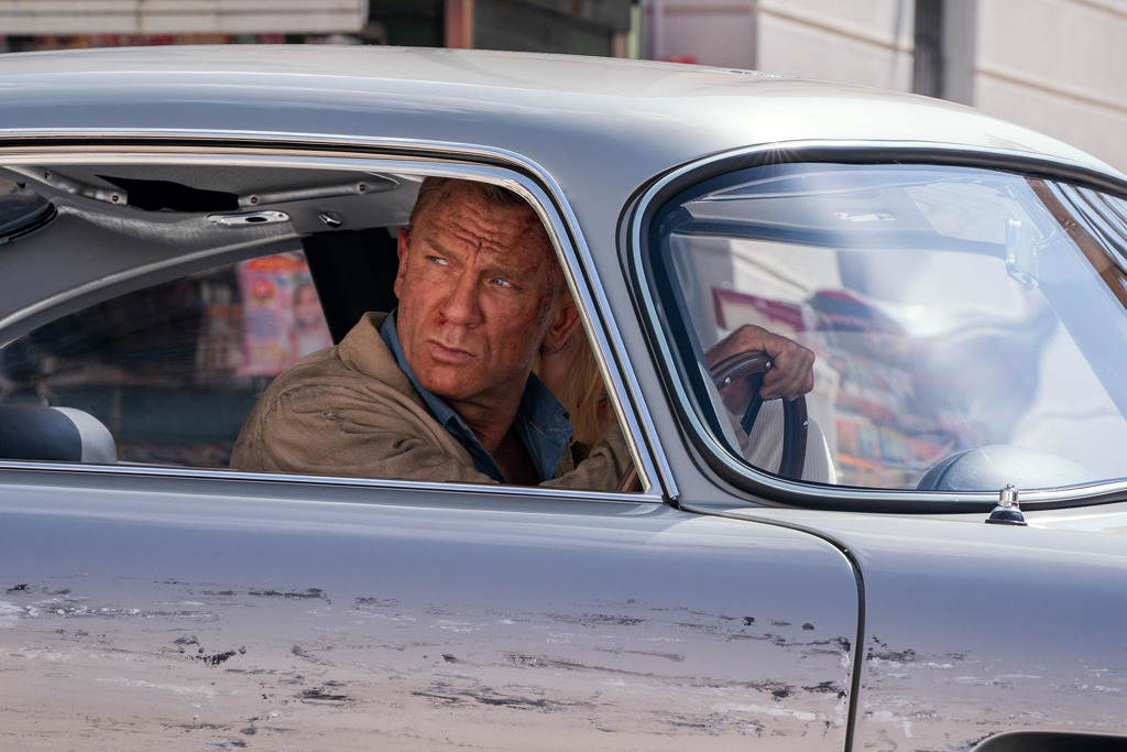 007電影中總是有著飛車追逐的場景，因此龐德坐駕也成了許多影迷想入手的車款。（圖／米高梅官網）