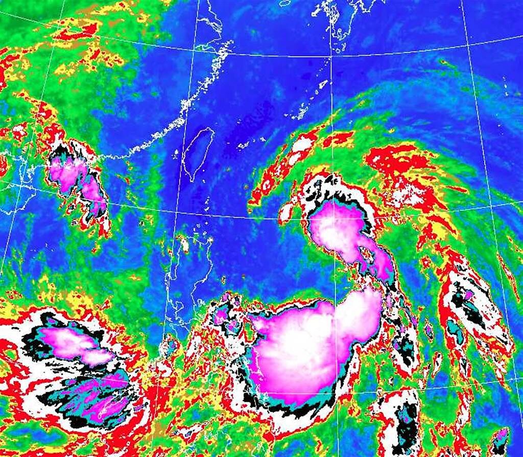 圓規颱風未來將整併成一個環流大、中心弱的颱風，周一、周二離台最近，注意共伴環流為東半部、北部山區帶來豪雨以上降雨。(翻攝自氣象局)