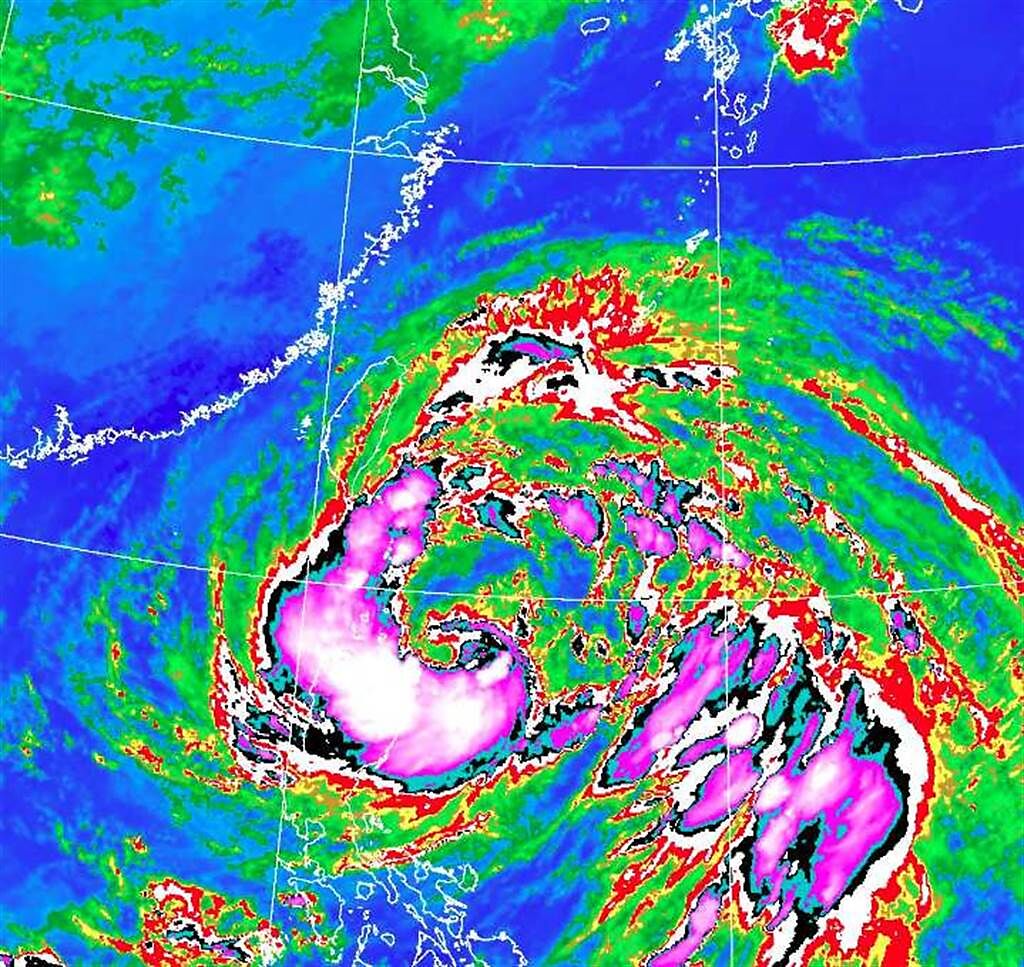 圓規颱風外圍環流相當大，僅颱風西南象限風場較小約110公里，其餘象限約230公里，平均暴風半徑達到200公里。(翻攝自氣象局)