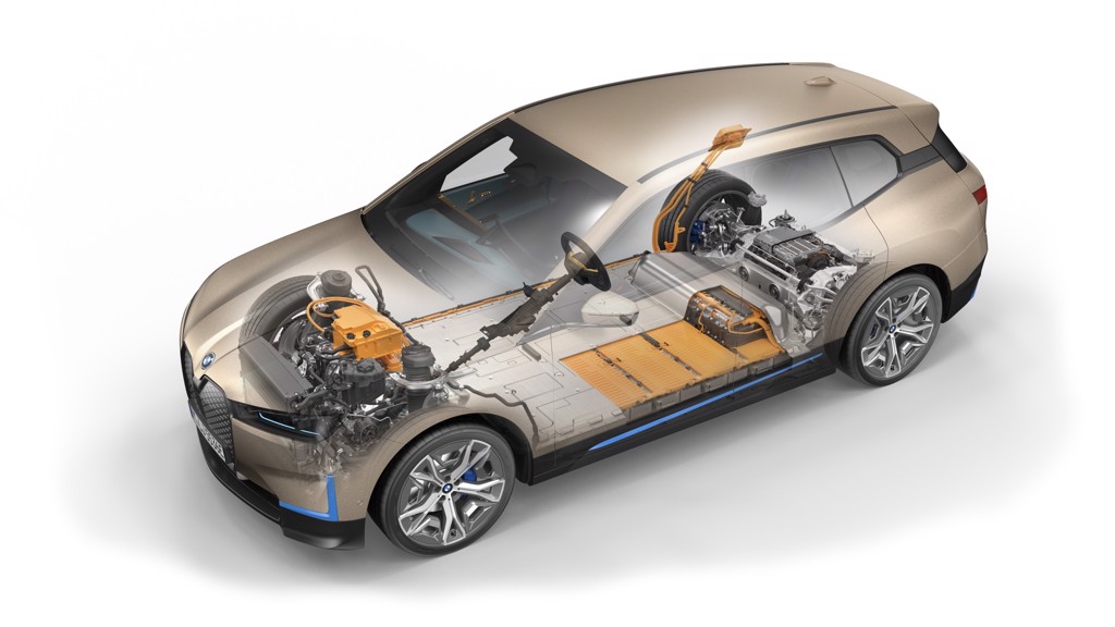 iX採用第五代eDrive科技與xDrive智慧型可變四輪傳動系統，iX xDrive50最大馬力為523匹，0到100kmh加速只需4.6秒，最高續航里程更能達到630km（圖／BMW提供）
