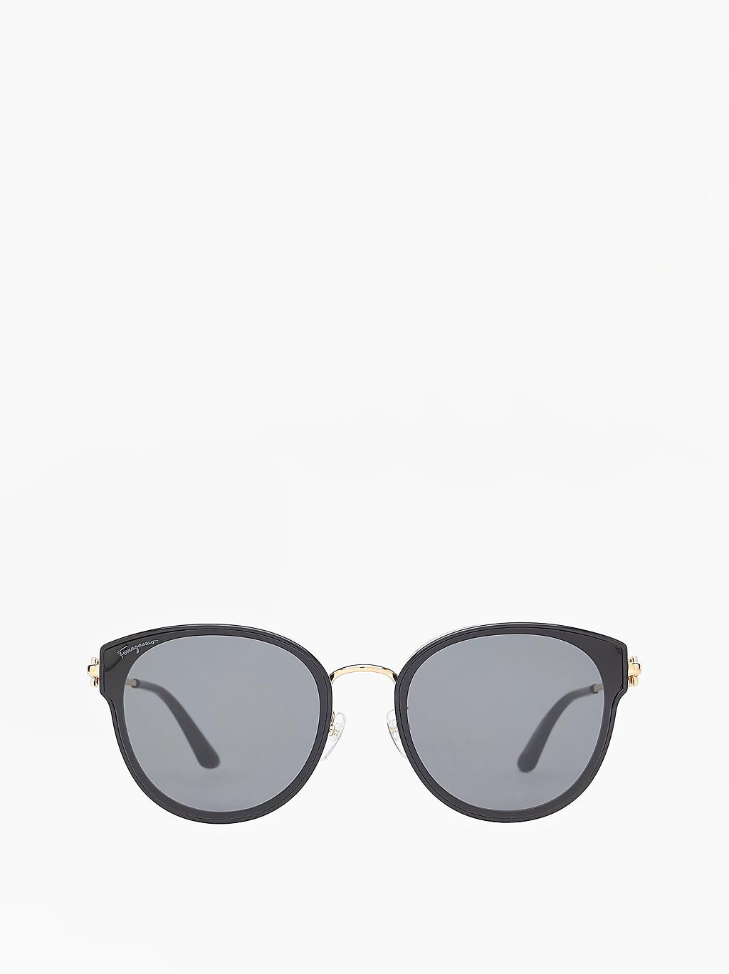 Salvatore Ferragamo黑色太陽眼鏡，1萬2800元。（Salvatore Ferragamo提供）