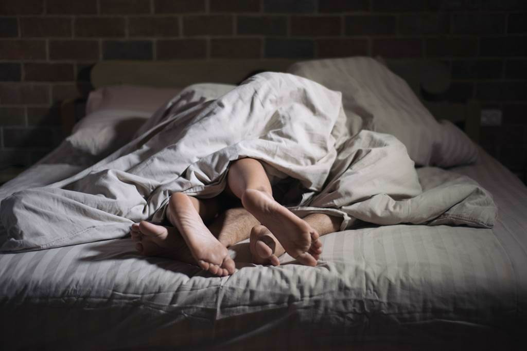 床鋪暖暖，女網友意識到事情另有蹊翹 （圖／Shutterstock）