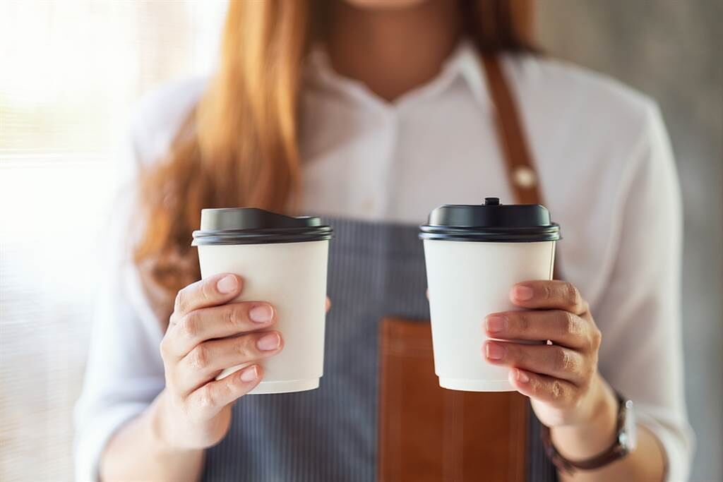 冷掉的咖啡 還能加熱再喝嗎？ 專家：這種最好不要。(示意圖/Shutterstock)