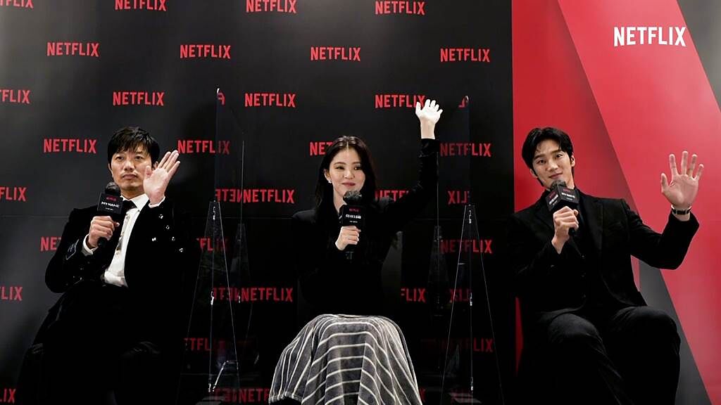 朴熹洵（左起）、韓韶禧、安普賢日前為《以吾之名》接受訪問。（Netflix提供）