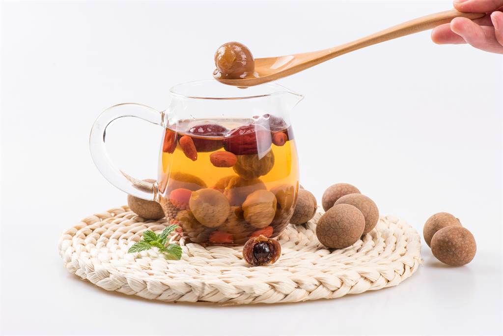 暖味甜品推薦：桂圓紅棗茶（圖／Shutterstock）
