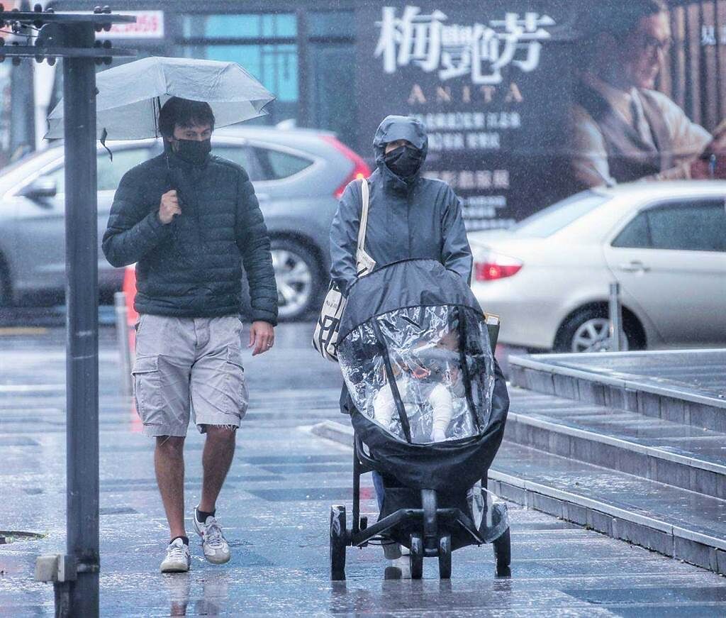 瑪瑙明轉中颱，下波冷空氣周四到北台灣下探19度，周六開始水氣增多有雨。(資料照 羅永銘攝)