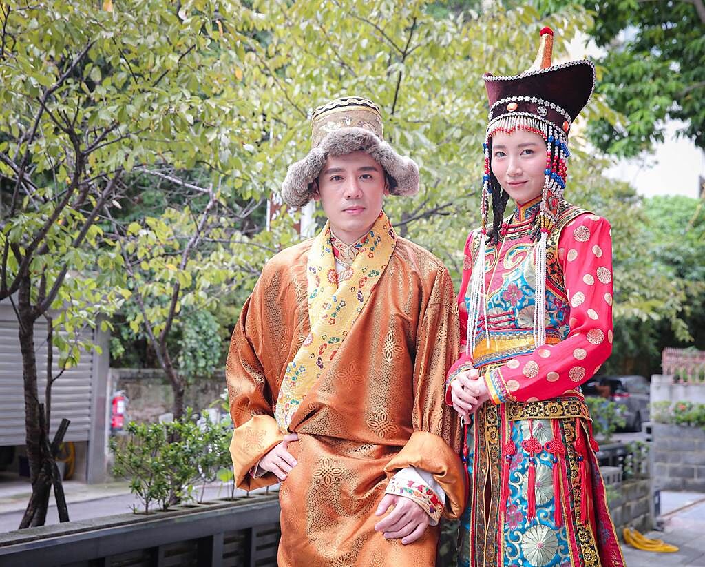 邱志宇（左）和饒星星26日「2021蒙藏影展」宣傳記者會。（海鵬提供）