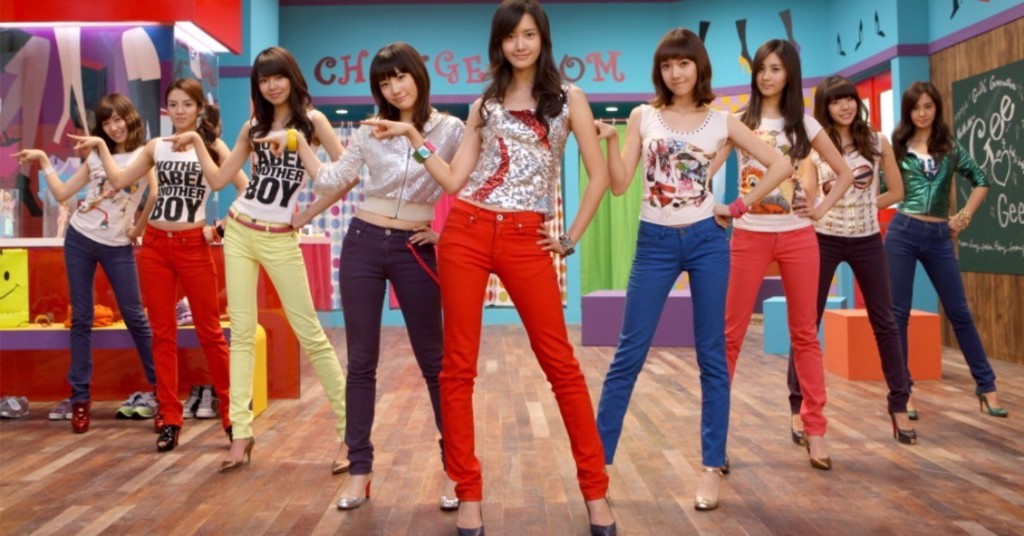 少女時代當年一首「Gee」促成人手一件素色褲的潮流 (圖/翻攝自韓星網)