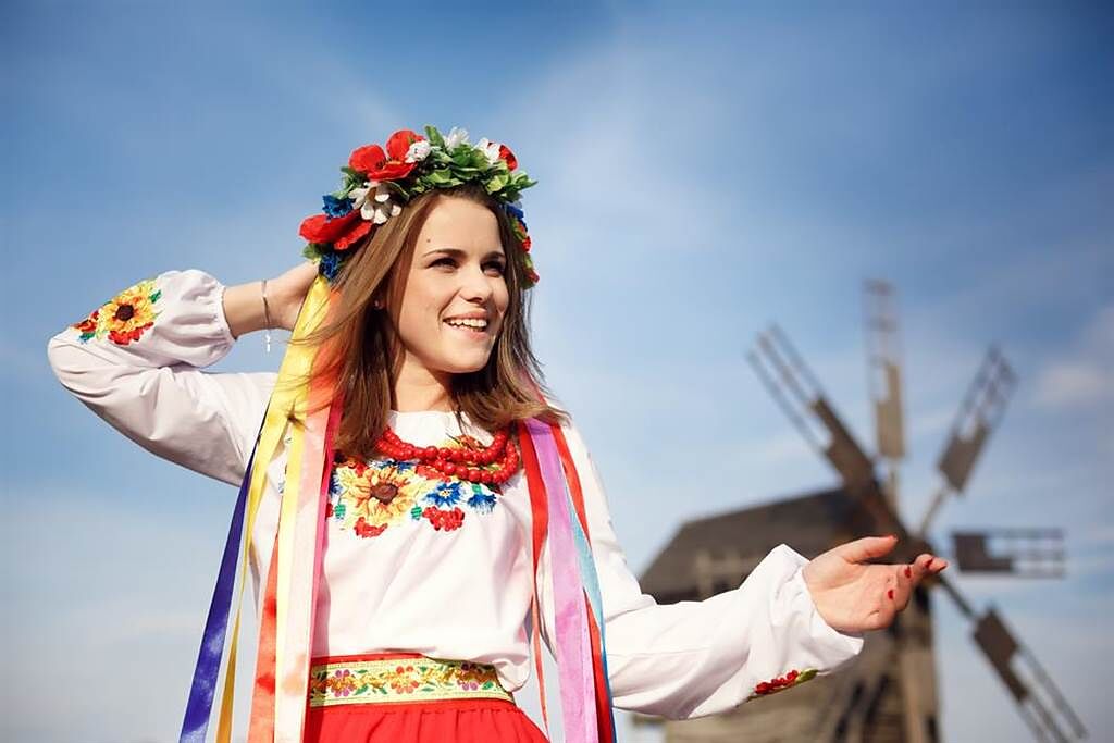 網路文章討論烏克蘭女性，但內容真實性可議。（示意圖，，達志影像/shutterstock）