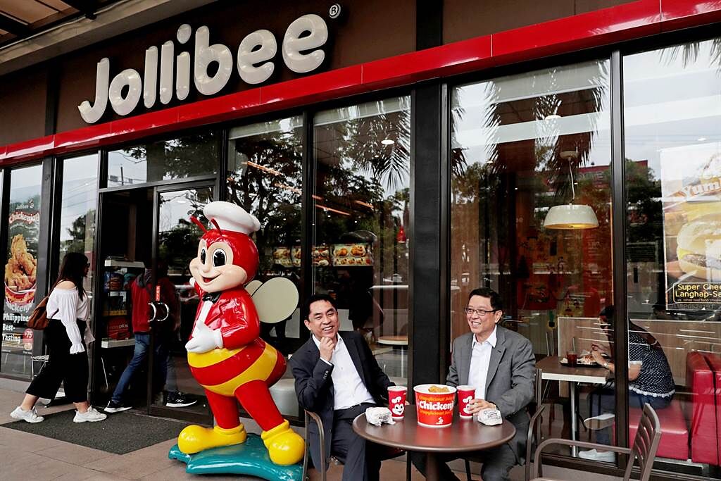 菲律賓速食業龍頭「快樂蜂」宣布，將以約1280萬美元（約新台幣3億5696萬元）收購台灣連鎖飲料品牌迷客夏51%股權。(圖/路透)