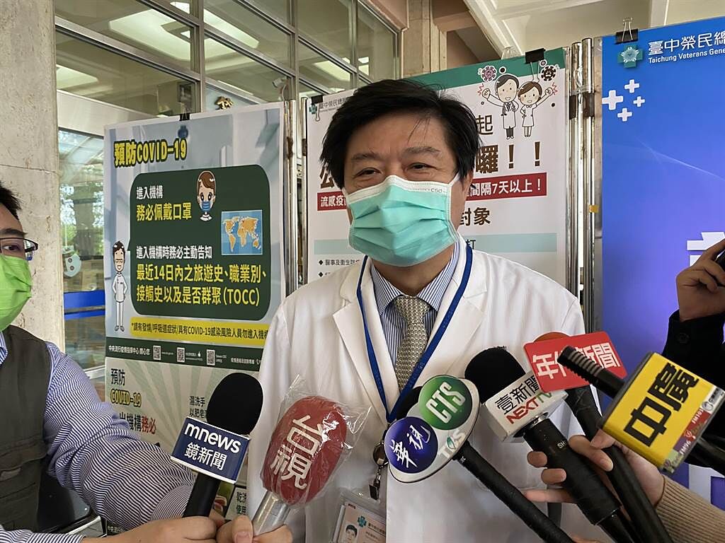 台中榮總神經醫學中心主任沈烱祺表示，今天上午8時許巡房時，宋姓男大生已恢復意識。（張妍溱攝）
